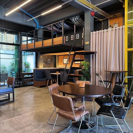 Whereder Poshtel Udon Thani Eksteriør bilde