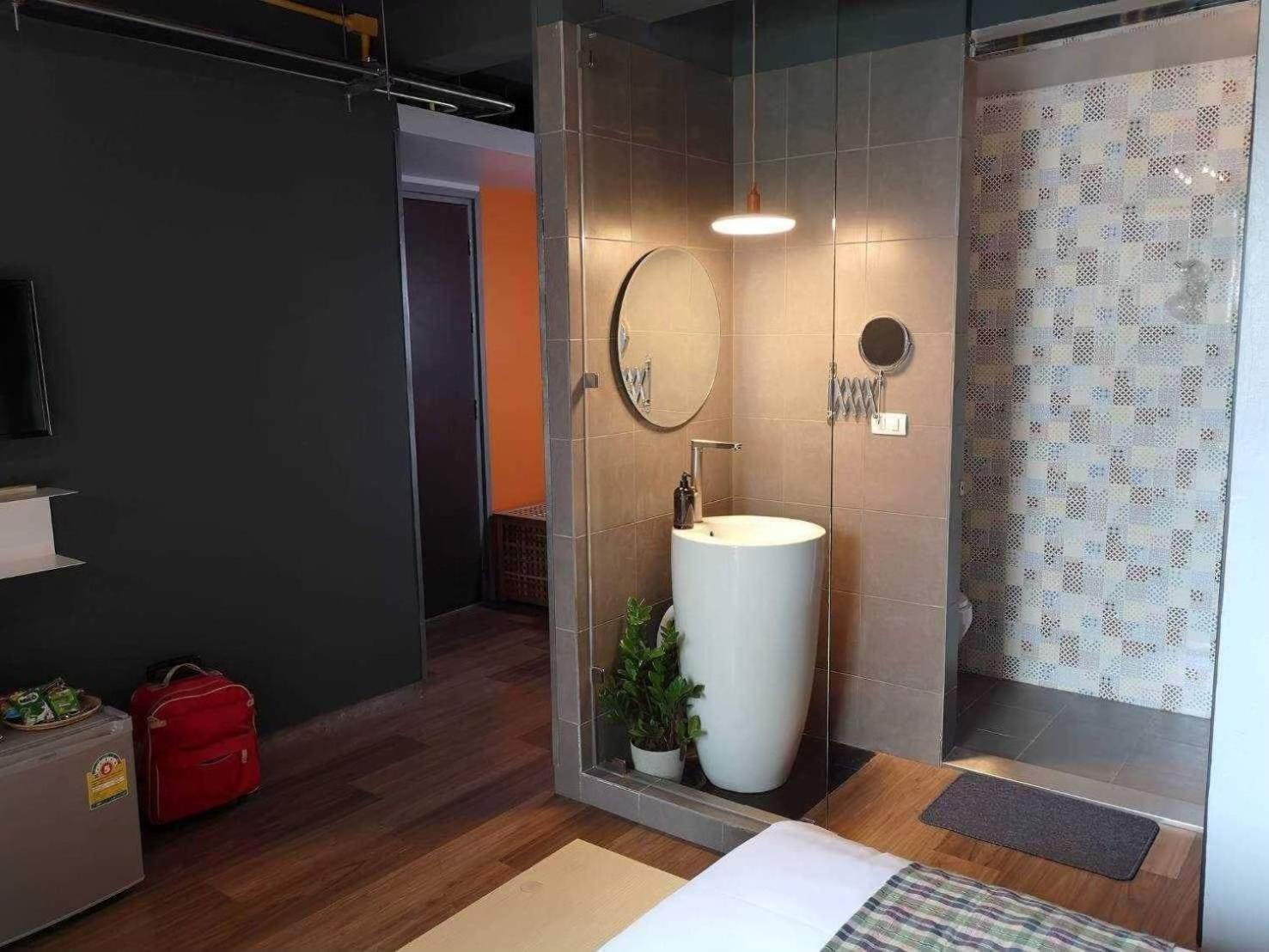 Whereder Poshtel Udon Thani Eksteriør bilde