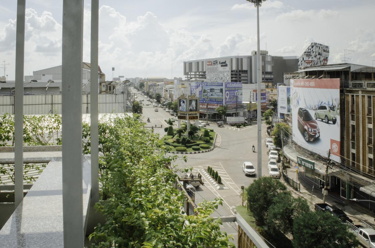 Whereder Poshtel Udon Thani Eksteriør bilde